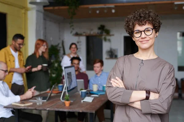 How Can a Leather Bag Impact the Professional Image of Women in the Workplace？
