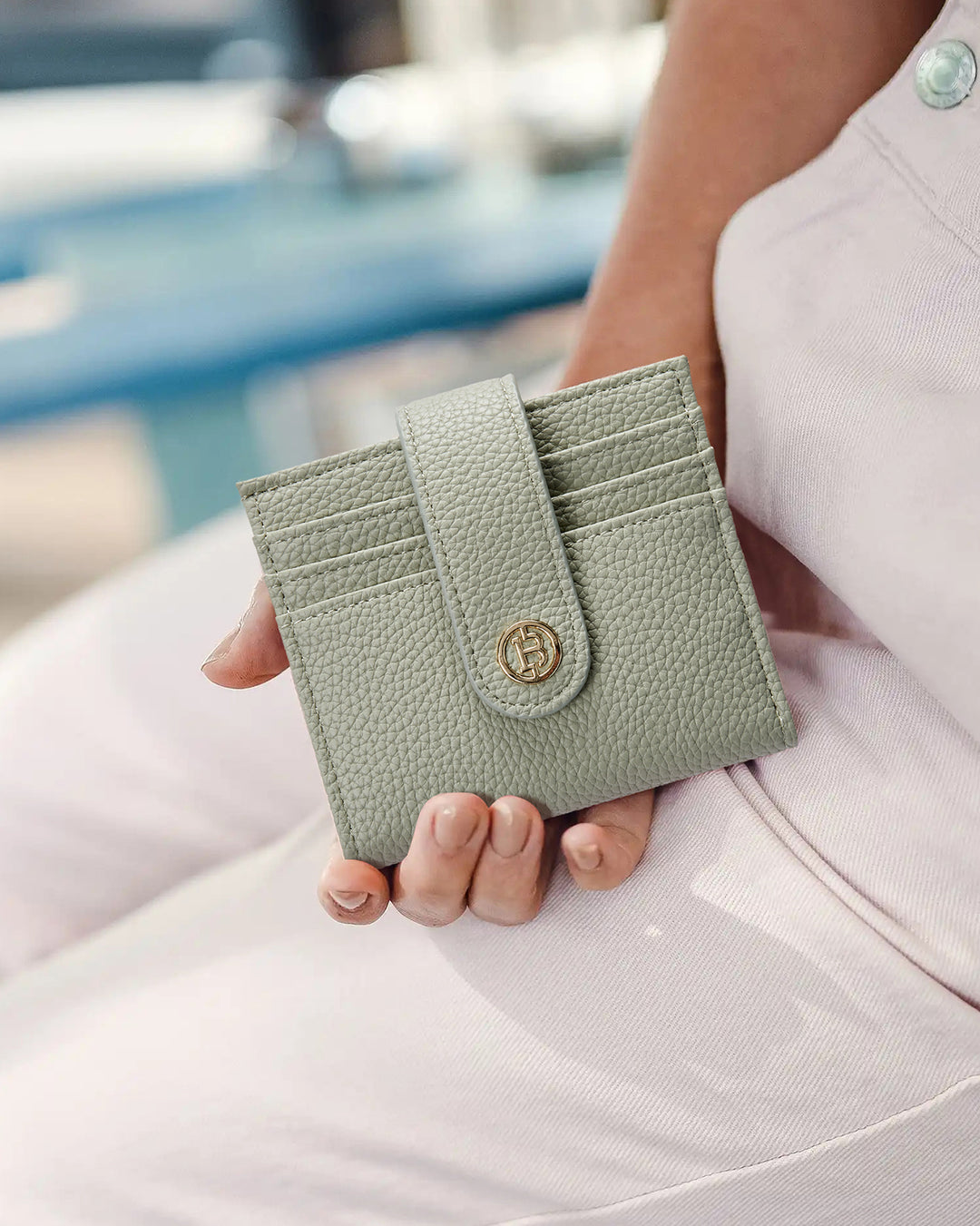 Lomy Slim Bifold Wallet – RFID Card Holder with Double Snap Closure